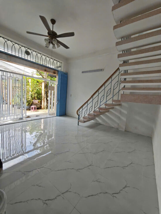 Cho thuê nhà 7 triệu 2 phòng ngủ gần Vincom Hùng Vương