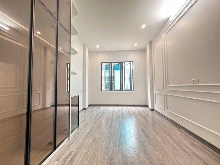 Hoàng Hoa Thám, Gần 30m2, 4T, MT 3.4m, Gía chit 6.48 tỷ !!!