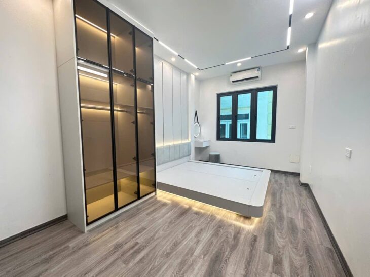 Hoàng Hoa Thám, Gần 30m2, 4T, MT 3.4m, Gía chit 6.48 tỷ !!!