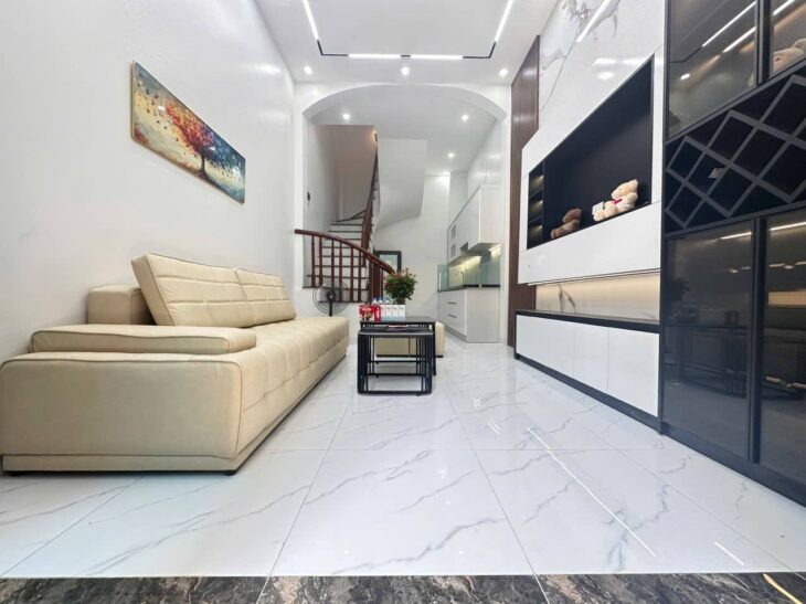 Hoàng Hoa Thám, Gần 30m2, 4T, MT 3.4m, Gía chit 6.48 tỷ !!!