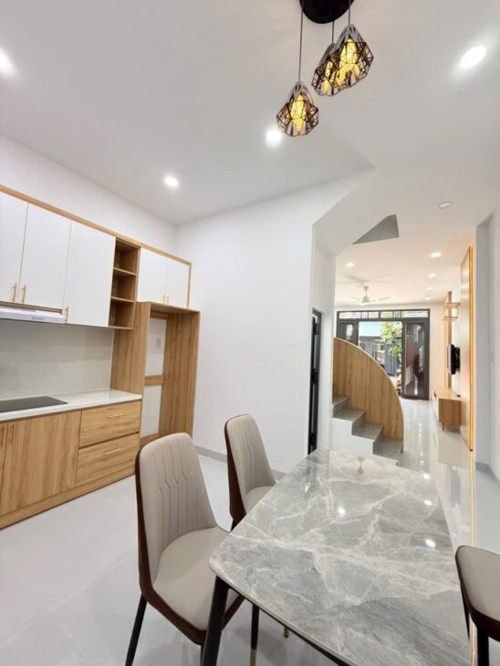 BÁN NHÀ MỚI 3 TẦNG MẶT TIỀN B5 KHU TÁI ĐỊNH CỬ PHƯỚC HẢI NHA TRANG