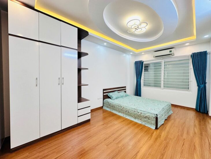 Trần Quốc Vượng, Cầu Giấy, 30m2, 5T, MT 3.5m, ChỈ 7.4 tỷ !!!