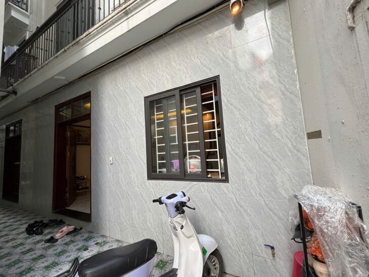 Xuân La, Tây Hồ, 32m2, MT 6m, 5T, chỉ 9 tỷ !!!