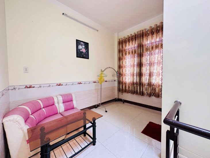 NHÀ MÊ MÁI THÁI HẺM 6M 320 TRẦN PHÚ! Diện tích : 4m x 17m Thổ cư full 100% Hướng chính Tây