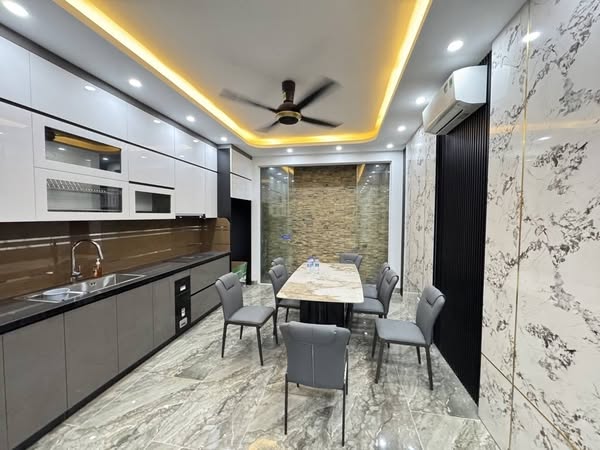 BÁN NHÀ SIÊU HIẾM, NỘI THẤT ĐẸP : 6 TẦNG THANG MÁY Ô TÔ VÀO NHÀ – LÊ TRỌNG TẤN THANH XUÂN – NHỈNH