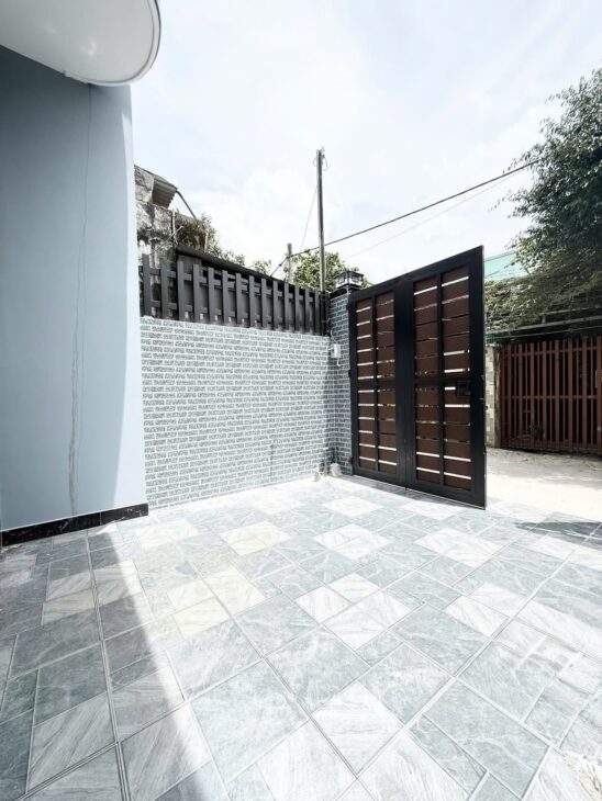 NHÀ 2 TẦNG ĐÚC 79M2, NỞ HẬU TÀI LỘC. Ô TÔ ĐỖ CỬA SÁT MẶT TIỀN DƯƠNG CÔNG KHI ,GẦN CHỢ NGÃ BA ÔNG