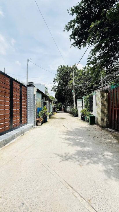 NHÀ 2 TẦNG ĐÚC 79M2, NỞ HẬU TÀI LỘC. Ô TÔ ĐỖ CỬA SÁT MẶT TIỀN DƯƠNG CÔNG KHI ,GẦN CHỢ NGÃ BA ÔNG