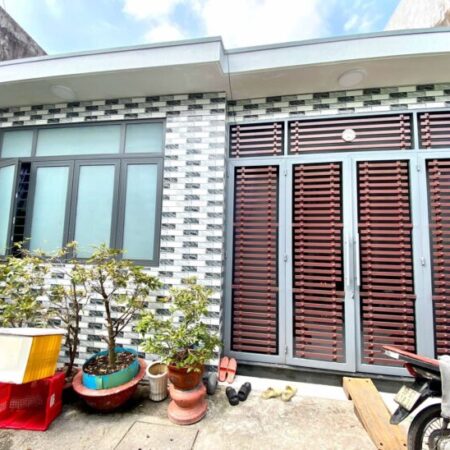NHÀ MỚI 49M2 NGANG KHỦNG 8M. 30M RA HẺM XE HƠI THÔNG, GẦN NGÃ TƯ NƯỚC ĐÁ. SÁT VÁCH HIỆP THÀNH CITY.