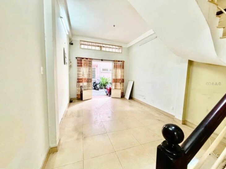 Phú Nhuận – Nhà 3 tầng 76m2 (4×19) – 6 phòng ngủ – Hẻm rộng – Nhỉnh 8 t.ỷ