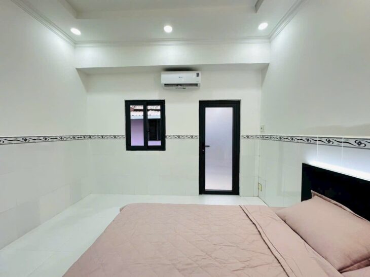 SIÊU PHẨM NHÀ 2 TẦNG MỚI TINH 35M2 NGAY CHỢ THẠCH ĐẦ, GẦN CV LÀNG HOA PHẠM VĂN CHIÊU, GÒ VẤP.