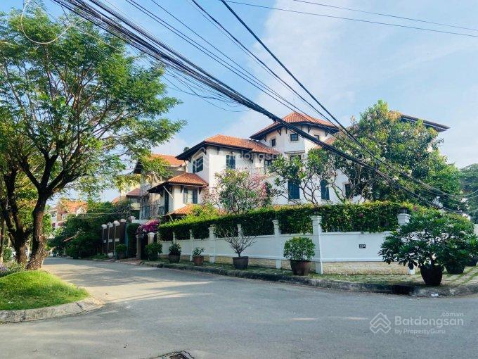 Bán nhanh biệt thự mặt tiền Nguyễn Văn Hưởng – Giá giảm mạnh từ 45 tỷ còn 38 tỷ