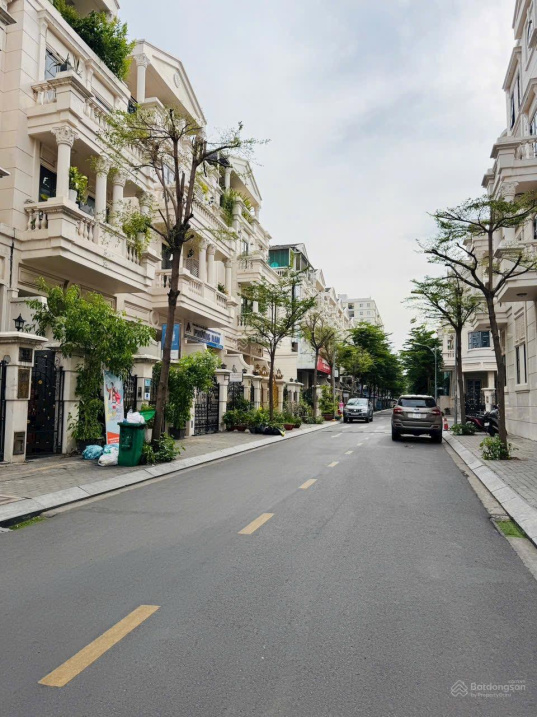 Bán nhà Cityland P10(ngay Lottle).Dt:5x20m.Giá:19.5 tỷ TL.Hđt:40tr/th.Hầm 4 lầu