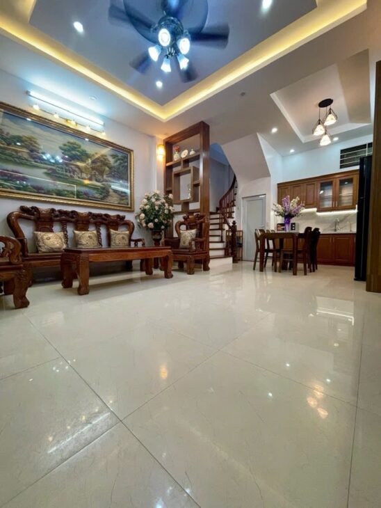 30M RA Ô TÔ – NHÀ DÂN XÂY CHẮC CHẮN – TRUNG TÂM CẦU GIẤY -. ĐỂ LẠI NỘI THẤT XỊN SÒ_6 TẦNG – 40M2 –