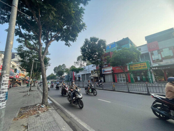 Cho thuê nhà góc 2MT 166 Nguyễn Oanh, Gò Vấp. DT: 4.5x25m, 3 tầng