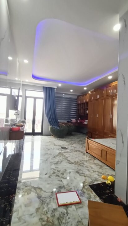 NGỘP BANK – 5 TẦNG – MẶT TIỀN KDC VIỆT SING – NGANG 5M DÀI 30M