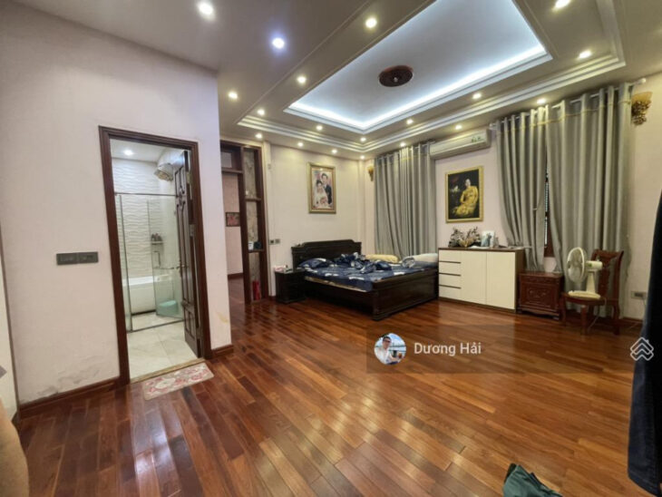 Bán nhà phố Nguyễn Văn Huyên – Ngã Tư Cầu Giấy – 78m – MT 8m Lô Góc Ô Tô Hiếm nhà bán