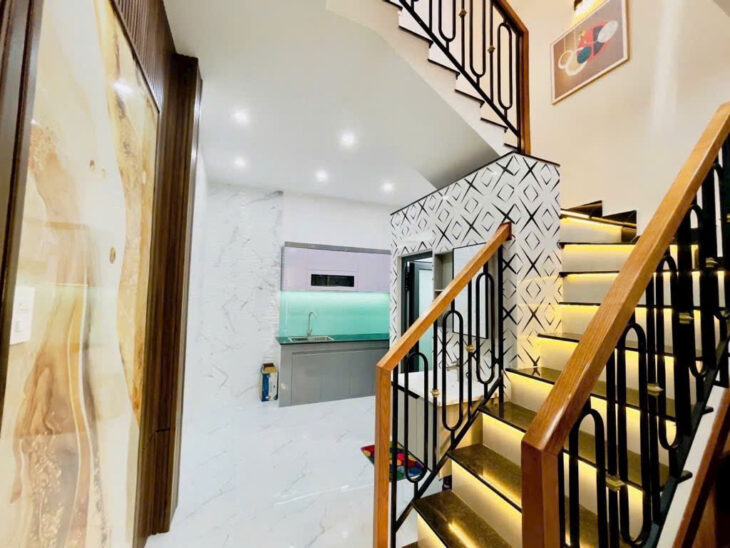 Nhà mới 2 tầng sàn 42m2, Vuông – Quang Trung QV