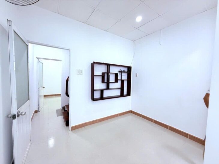 Nhà 2 tầng sàn 40m2, Vuông – Nguyễn Văn Khối QV