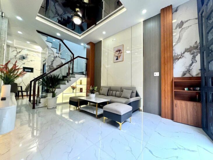 Nhà mới 2 tầng 32m2, Vuông – Phan Huy Ích QV