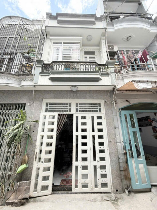 Nhà Vuông 2 tầng Hẻm xe hơi 30m2 – Đường Số 3 QV