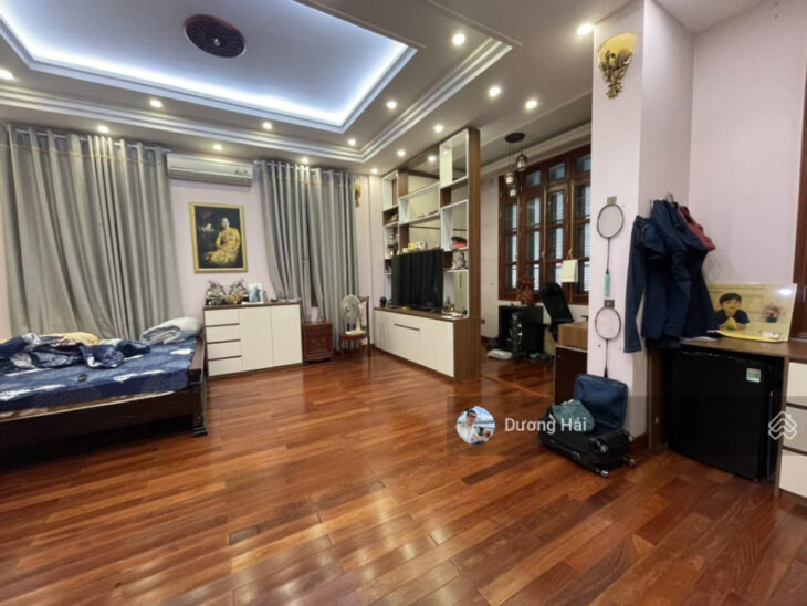 Bán nhà phố Nguyễn Văn Huyên – Ngã Tư Cầu Giấy – 78m – MT 8m Lô Góc Ô Tô Hiếm nhà bán