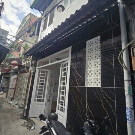 BÁN NHÀ 2 TẦNG- CHIỀU NGANG 4,5M- GẦN CHỢ TÂN THUẬN- NHỈNH 2 TỶ