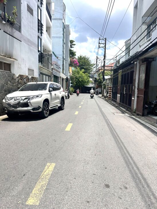 NGUYỄN THỊ THẬP, CHỈ 6,2TỶ NHÀ ĐẸP 3 TẦNG, ÔTÔ NGỦ TRONG NHÀ, GẦN LOTTE, KHU HIMLAM