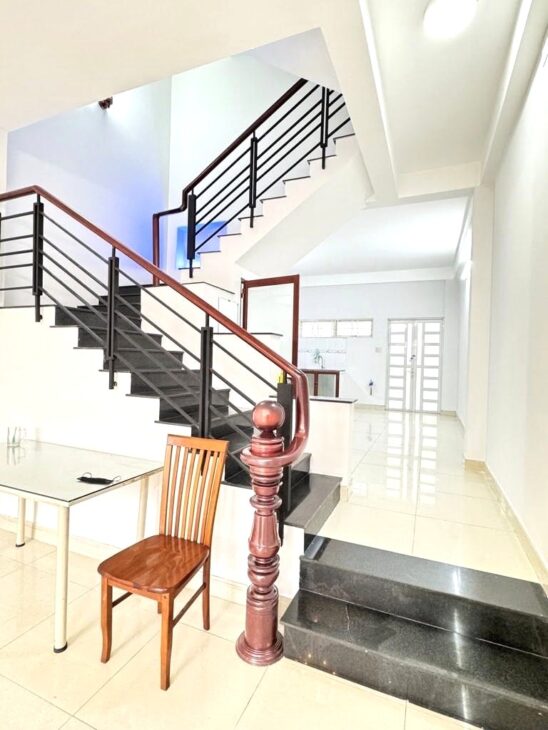 LÊ VĂN LƯƠNG, CHỈ 4,3TỶ, DT 50M2, NHÀ ĐẸP 3 TẦNG, HẺM ÔTÔ KẾ BÊN,GẦN LOTTE