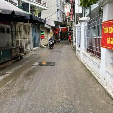 nhà Hồ Tùng Mậu, Mai Dịch, Cầu Giấy, DT 97m2 x 8T, dòng tiền 80tr/th, oto đỗ cổng