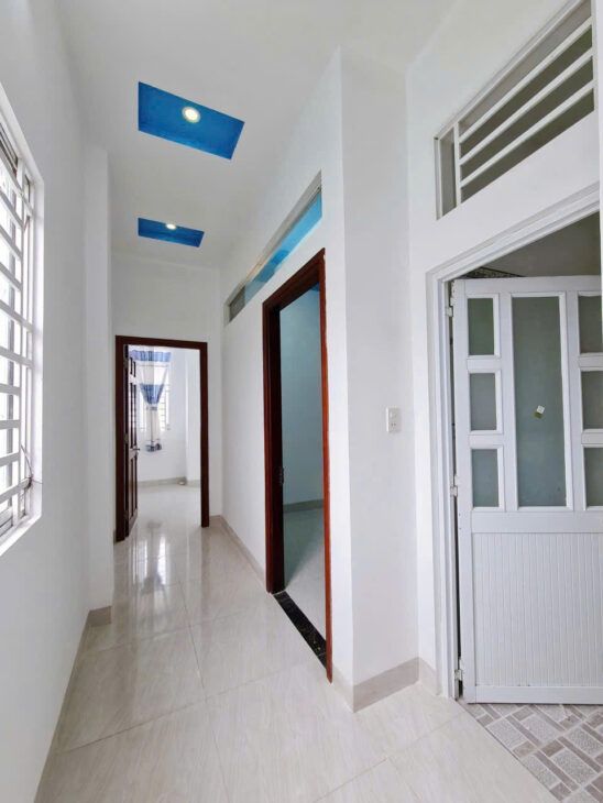 NHÀ MỚI ĐẸP – HOÀN CÔNG – NẰM KẾ ĐẠI HỌC CN