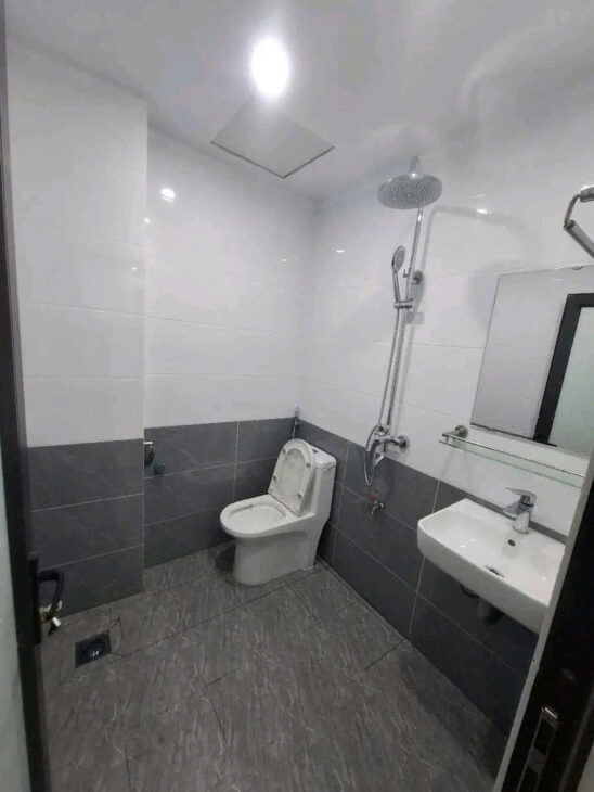 Bán nhà Lai Xá- Hoài Đức 30m ra ô tô 5 tầng sổ tiện nghi đầy đủ