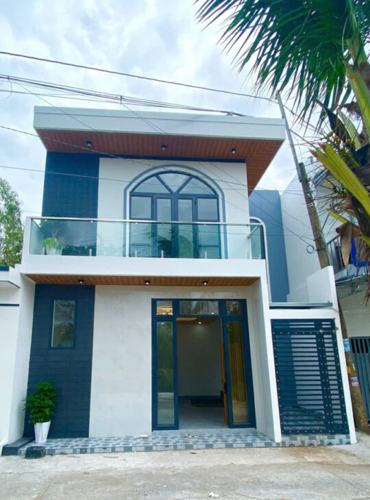 MUA 1 ĐƯỢC 2 – Bán nhà TRỆT LẦU MỚI ĐẸP LỘ Ô TÔ CPXD