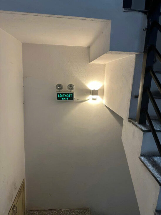 BÁN TÒA NHÀ PHỐ NGUYÊN HỒNG, ĐỐNG ĐA – 84M² x 8T – MT 7M – CHO THUÊ 75 TR/TH – GIÁ 42 TỶ