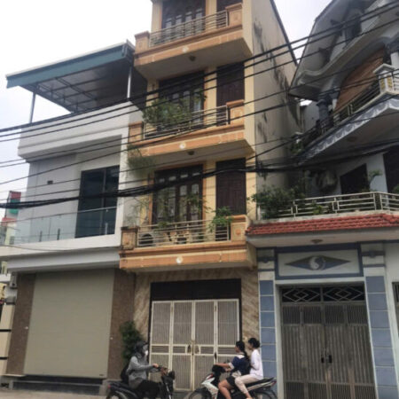 CHỦ CẦN TIỀN BÁN GẤP – TT THANH TRÌ 40m2/ 5 TẦNG NHỈNH 4,3 TỶ.