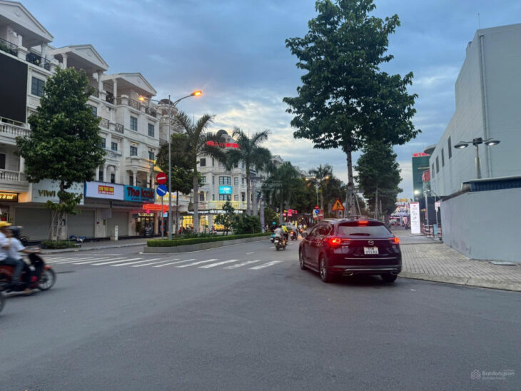 Bán nhà Cityland P10(ngay Lottle).Dt:5x20m.Giá:19.5 tỷ TL.Hđt:40tr/th.Hầm 4 lầu