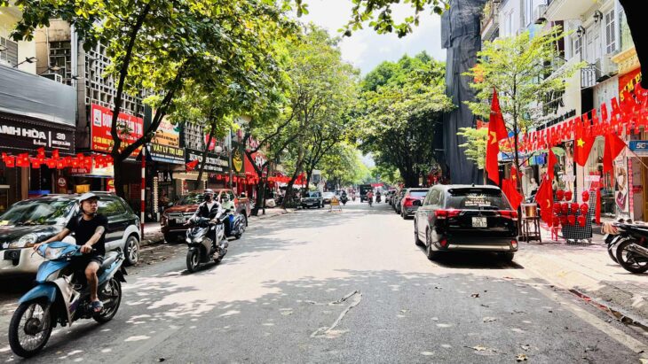 bán nhà mặt phố Ngọc Lâm, 275m, mặt tiền 7m, gần CA phường, cách cầu Chương Dương 300m