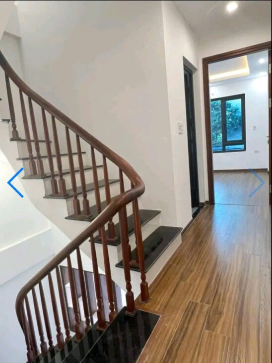 BÁN GẤP NHÀ Ở VŨ HỮU THANH XUÂN GIÁ CHITR 8.35 TỶ