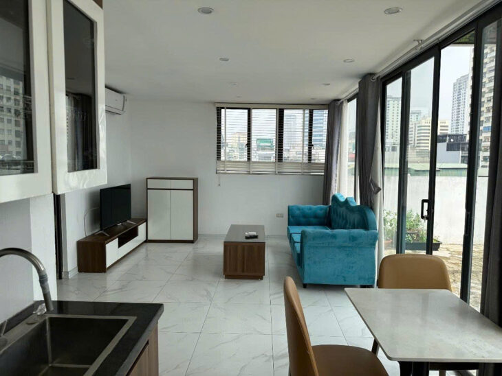 BÁN TÒA NHÀ PHỐ NGUYÊN HỒNG, ĐỐNG ĐA – 84M² x 8T – MT 7M – CHO THUÊ 75 TR/TH – GIÁ 42 TỶ