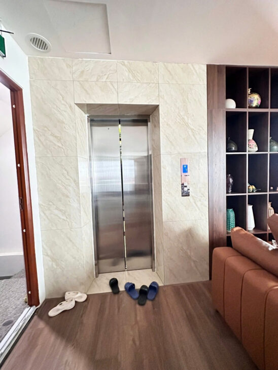 BÁN TÒA NHÀ LÔ GÓC – MẶT PHỐ NGHI TÀM – VIEW HỒ TÂY – 91M² x 10T CÓ HẦM – MT 9M- GIÁ 95 TỶ