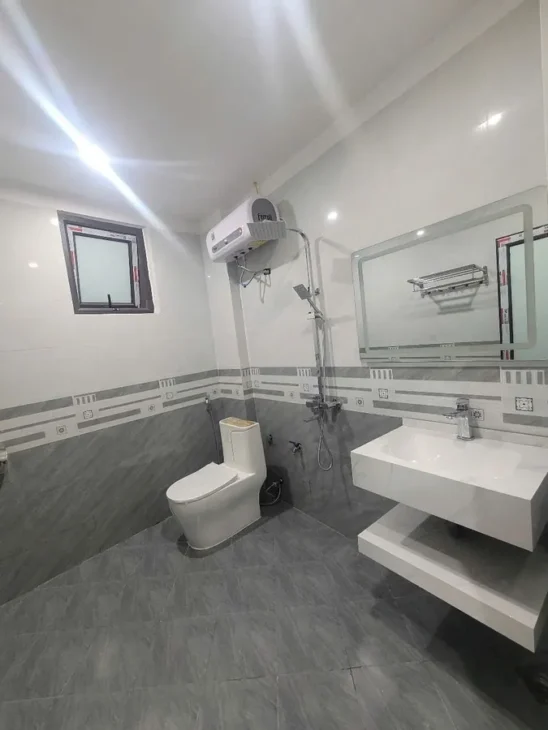 Bán nhà mặt phố Cầu Am, Hà Đông. DT 45m2 x 5 tầng, 3PN, SĐCC, giá 8 tỷ.