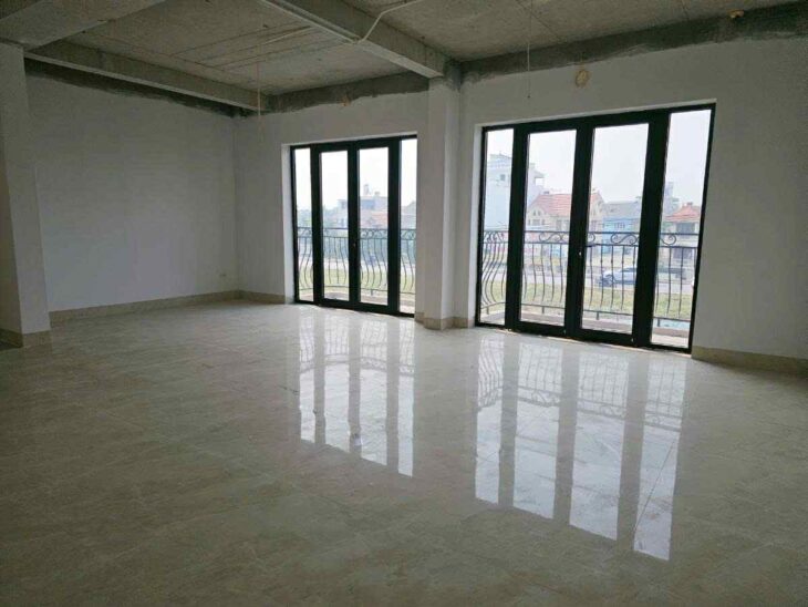 bán nhà lô góc Ngọc Thụy, 90m x 8 tầng,mặt tiền 7.5m, thang máy, vỉa hè, ôtô tránh