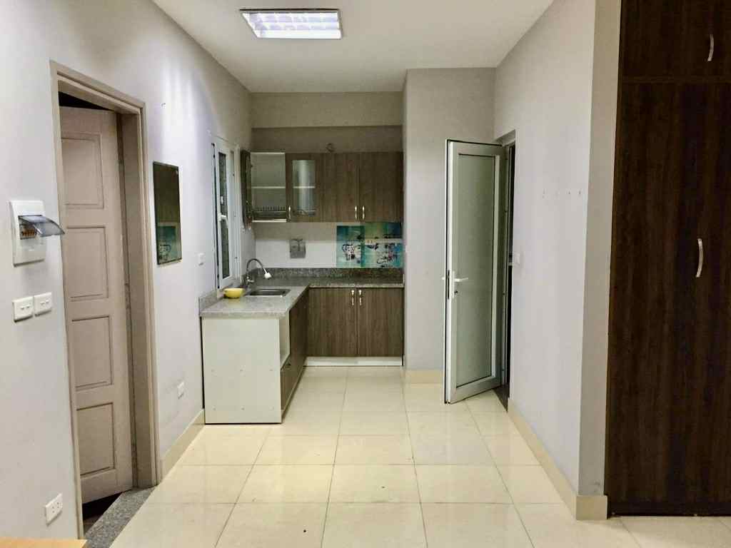 bán nhà Lâm Hạ- bệnh viện Tâm Anh, 90m x 4 tầng, mặt tiền 6m, phân lô, vỉa hè, ôtô tránh