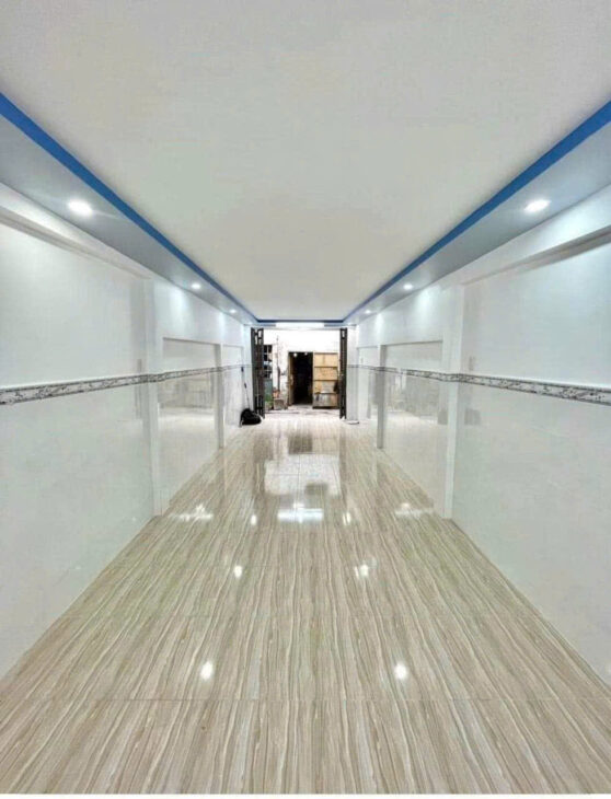 Nhà 5,5 triêụ 3 phòng ngủ gần chợ Trần Việt Châu