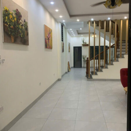 Chính chủ cần bán căn nhà 3 tầng lai xá, hoài đức. 35m ô tô đô cách nhà 50m. Giá chỉ 5.1 tỷ.