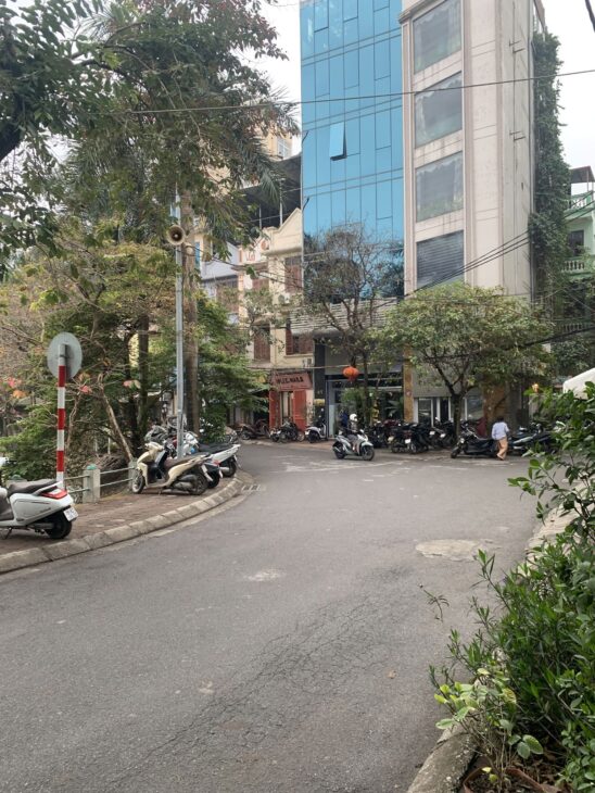 Bán nhà riêng TT Đống Đa 90m2, 5m ra hồ Phương Mai, ôtô tránh, KD đắc địa,không gian sống lý tưởng