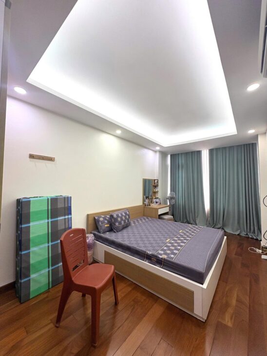 BÁN NHÀ MẶT PHỐ HÒE NHAI – LÕI BA ĐÌNH – 6 TẦNG THANG MÁY – VỈA HÈ – GIÁ CHỈ 34 TỶ