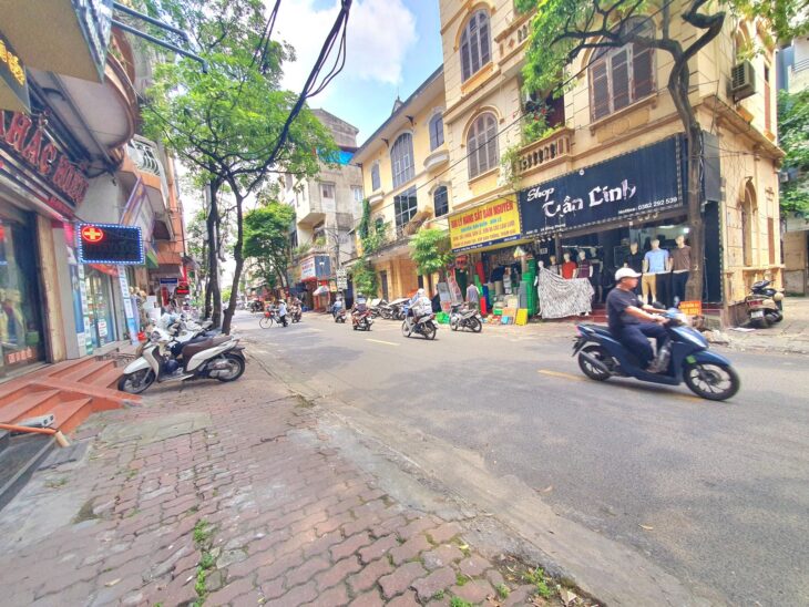 BÁN GẤP NHÀ MẶT PHỐ LÊ HỒNG PHONG VIP HÀ ĐÔNG – KINH DOANH ĐỈNH CAO – VỈA HÈ RỘNG, SÁT CỔNG CHỢ HÀ