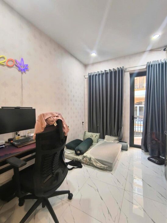 NGUYỄN THỊ THẬP, NHỈNH 3TỶ, DT 35M2, NHÀ ĐẸP, HẺM ÔTÔ CÁCH 5M, GẦN LOTTE.