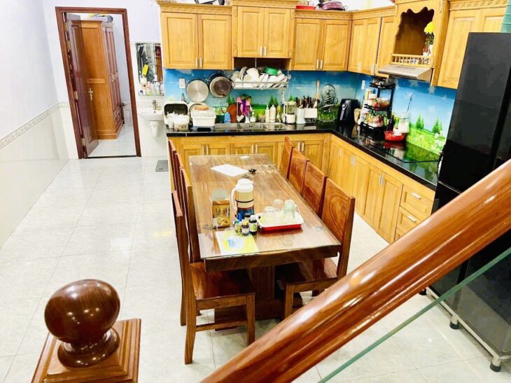 CẦN BÁN NHÀ 2 TẦNG TRUNG TÂM DĨ AN – ĐƯỜNG THÔNG – 95M² – GIÁ MỀM!