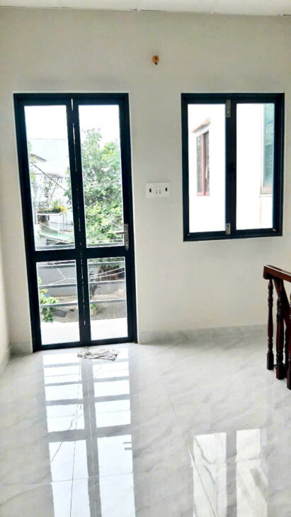 Nhà dưới 2 tỷ: 30m2 Sổ riêng 2 tầng, không QH LG, hẻm 4m sát mặt tiền trung tâm Q11. VŨ 0933910039